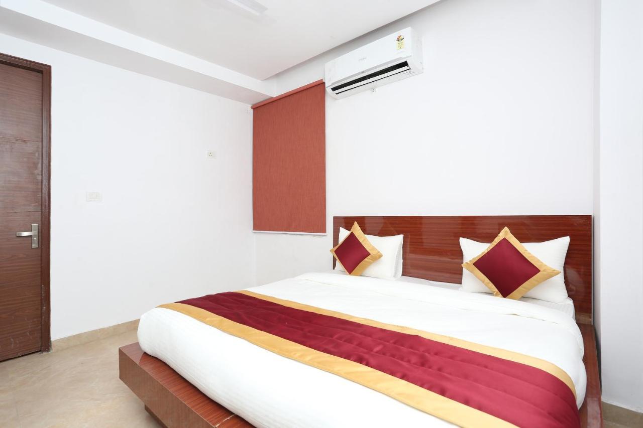 Capital O 12807 Amaira Hotel And Banquets 노이다 외부 사진