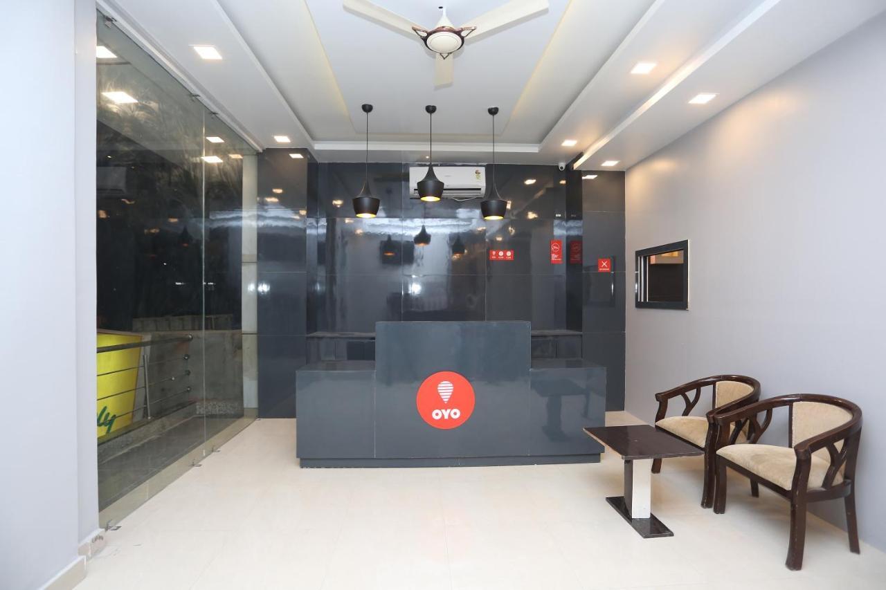 Capital O 12807 Amaira Hotel And Banquets 노이다 외부 사진