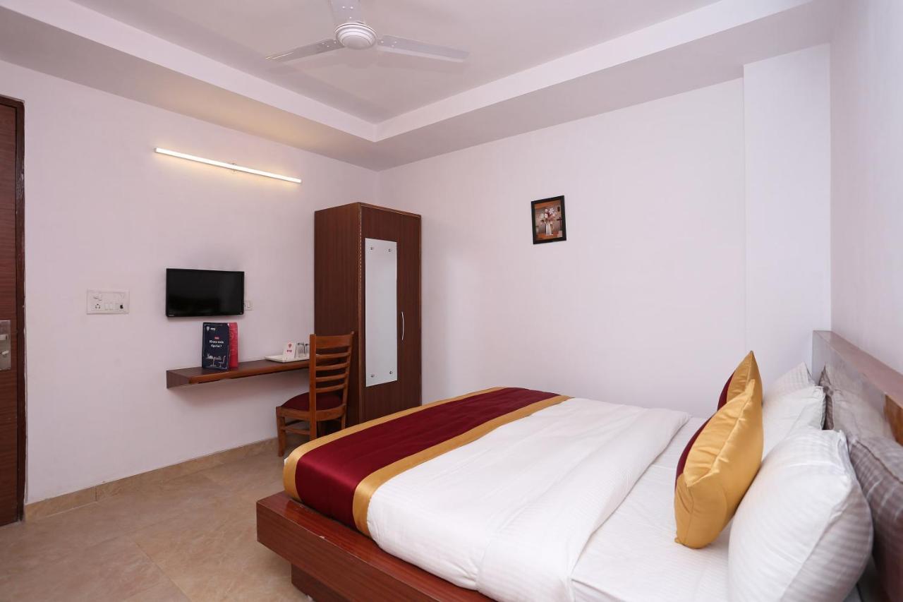 Capital O 12807 Amaira Hotel And Banquets 노이다 외부 사진