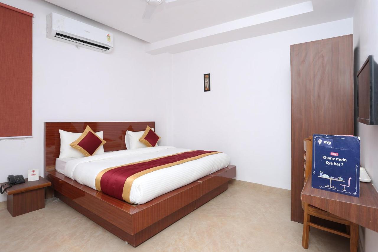 Capital O 12807 Amaira Hotel And Banquets 노이다 외부 사진