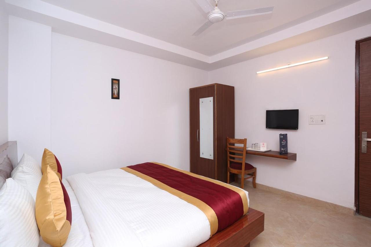 Capital O 12807 Amaira Hotel And Banquets 노이다 외부 사진