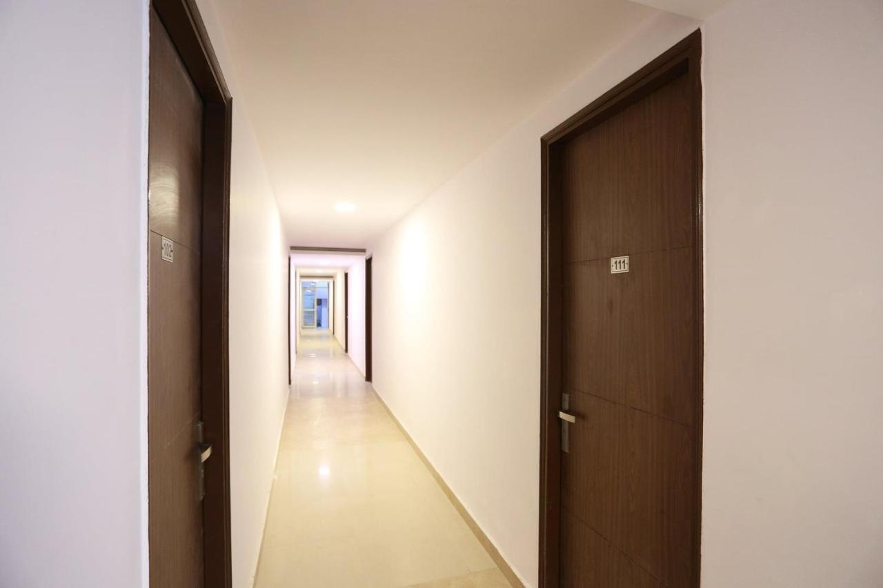 Capital O 12807 Amaira Hotel And Banquets 노이다 외부 사진
