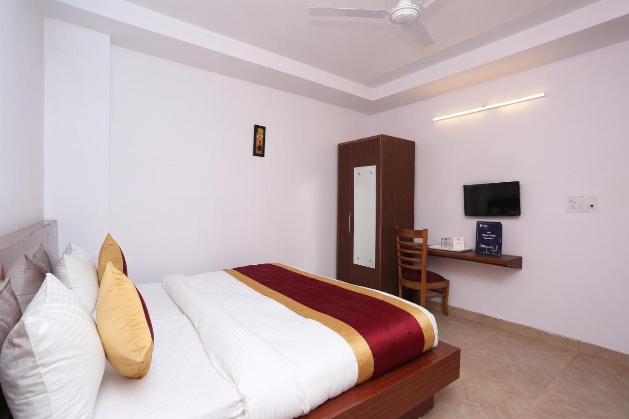 Capital O 12807 Amaira Hotel And Banquets 노이다 외부 사진