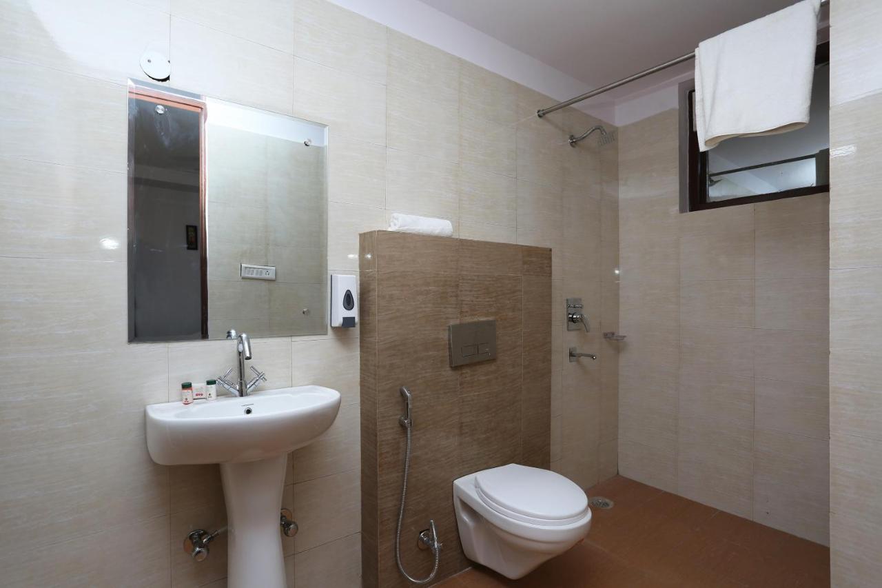 Capital O 12807 Amaira Hotel And Banquets 노이다 외부 사진