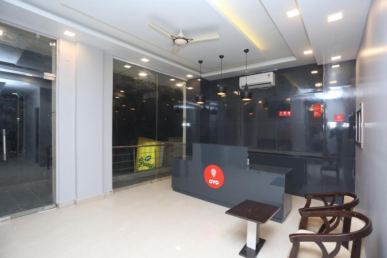 Capital O 12807 Amaira Hotel And Banquets 노이다 외부 사진